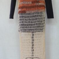 Robe-filet chair et terracotta fabriquée par Audrey Vary.
